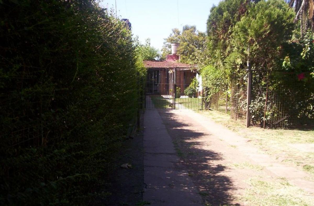 Дом с 2 спальнями в Альмиранте Браун, Аргентина № 87686