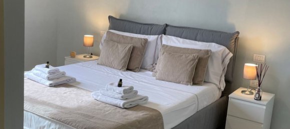 7 bedrooms House in Florence, Italy No. 378060 2