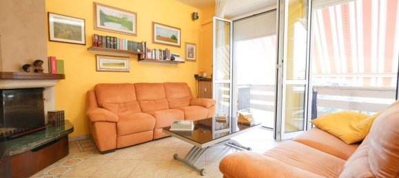 Apartamento de 4 habitaciónes en Cologno Monzese, Italy No. 272345 2