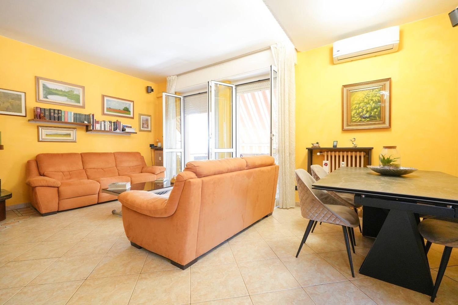 Apartamento de 4 habitaciónes en Cologno Monzese, Italy No. 272345
