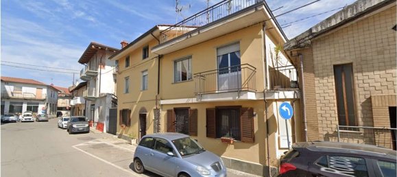 5 rooms Apartment in Favria, Italy No. 10313 4