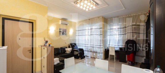 4-Zimmer Wohnung in Monza, Italy, Nr. 32358 3