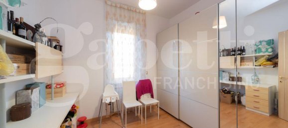 4-Zimmer Wohnung in Monza, Italy, Nr. 32358 4
