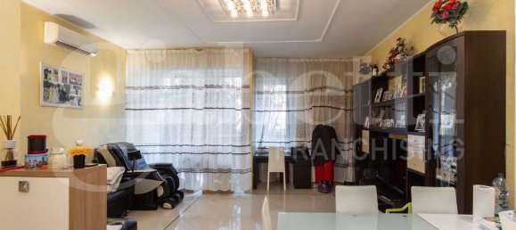 4-Zimmer Wohnung in Monza, Italy, Nr. 32358 7