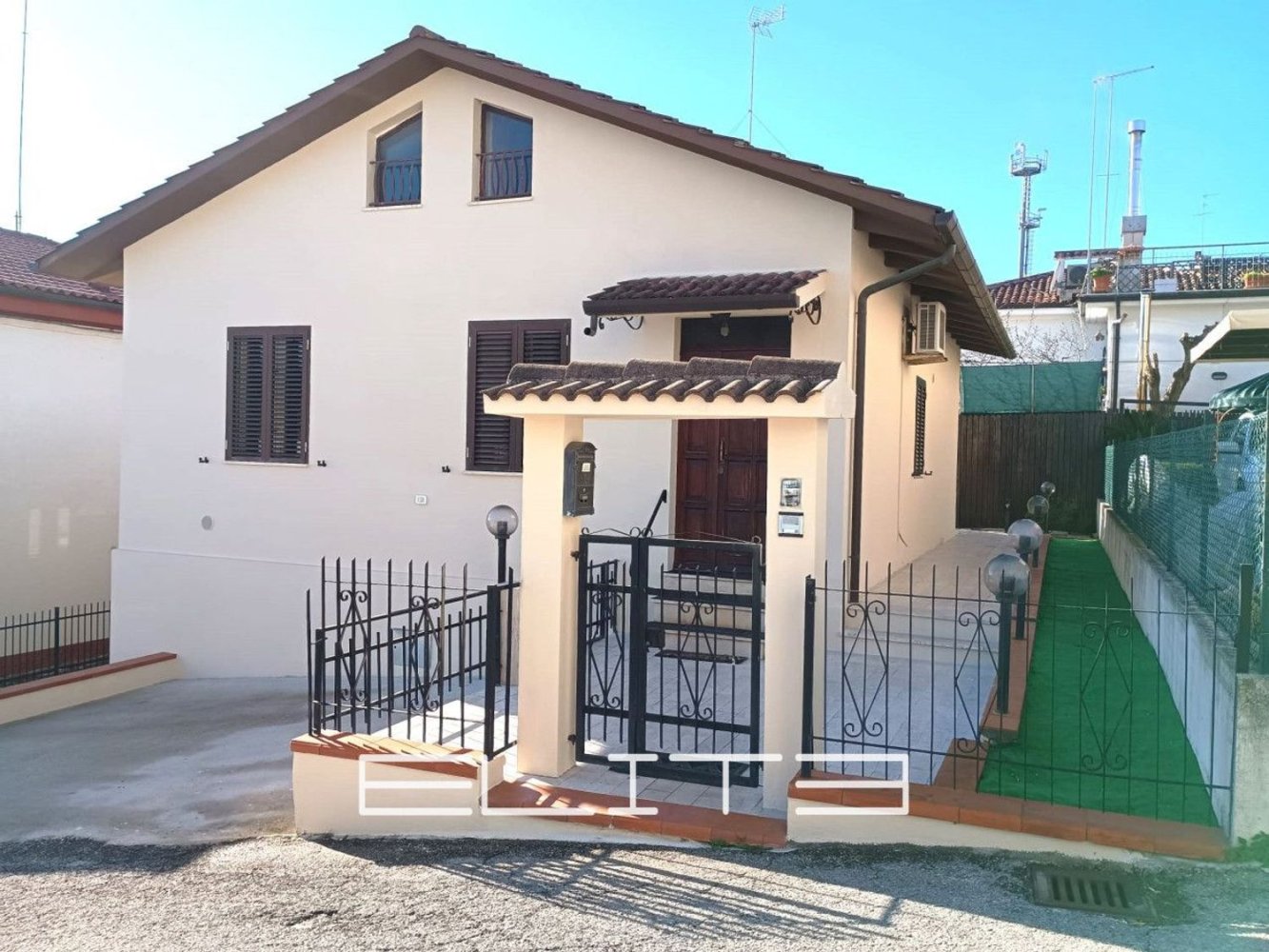 4 rooms House in Castelfidardo, Italy No. 99129