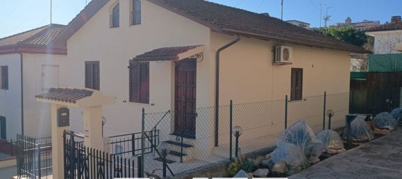 4 rooms House in Castelfidardo, Italy No. 99129 2