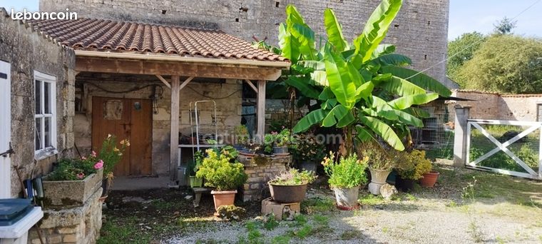 3 bedrooms House in Charente, France No. 311260