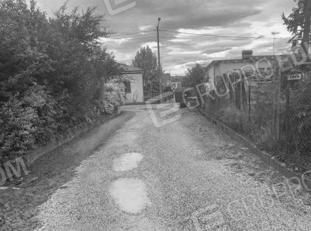 4 bedrooms Apartment in Terre del Reno, Italy No. 25073