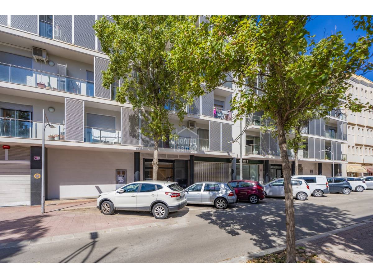 Gewerbliche Immobilie in Mahon, Spain 151m², Nr. 288916