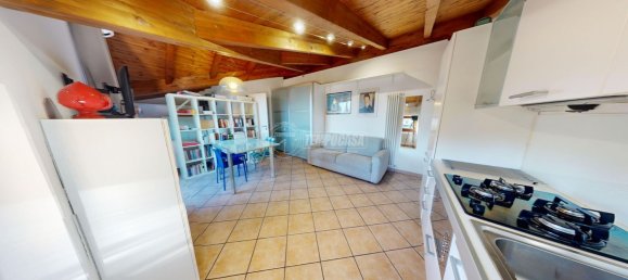 Студия в Кадораго, Италия № 220561 4