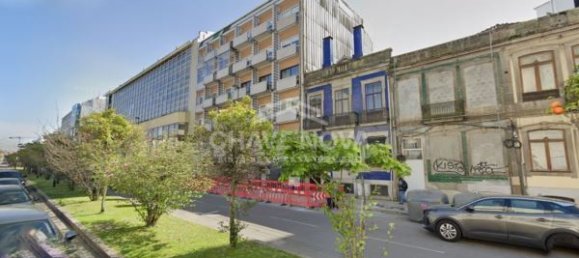 Bâtiment à Porto, Portugal 259m² No. 51962 4