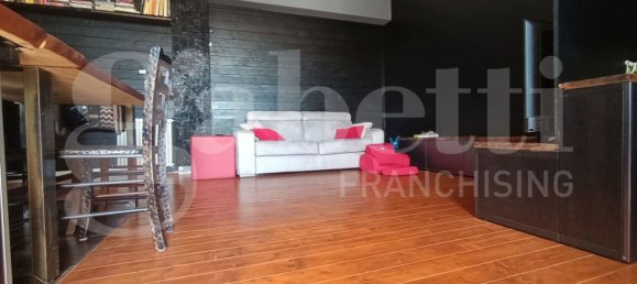 3 Schlafzimmer Wohnung in Milan, Italy, Nr. 277735 6