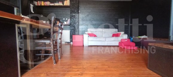 3 Schlafzimmer Wohnung in Milan, Italy, Nr. 277735 9