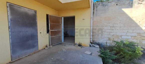 3 bedrooms House in Petrosino, Italy No. 328648 17