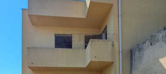 3 bedrooms House in Petrosino, Italy No. 328648 3