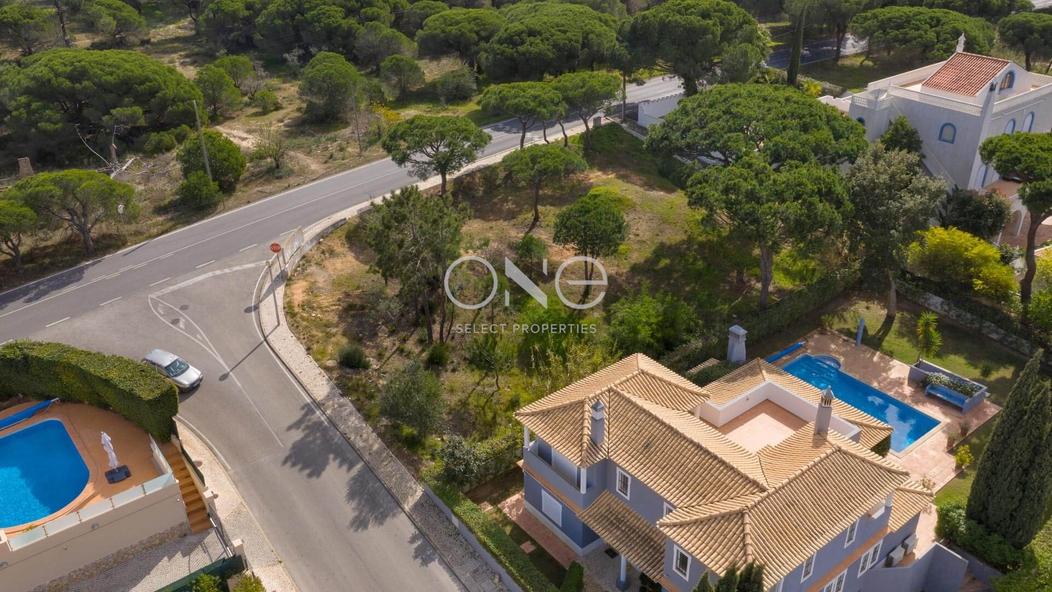 1055m² Land in Almancil, Portugal No. 300178