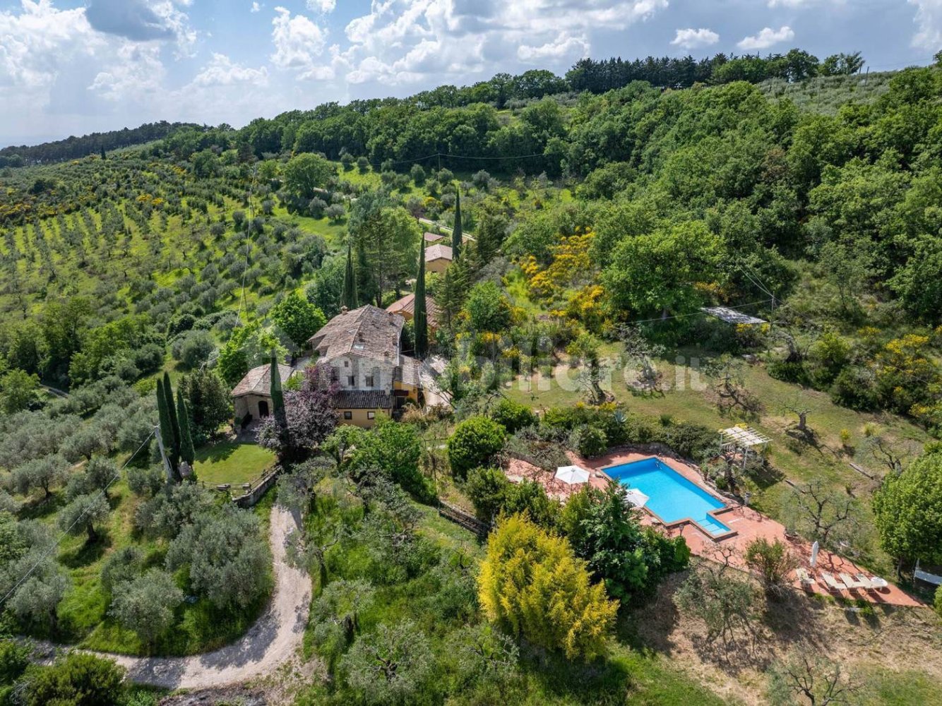 14 bedrooms House in Assisi, Italy No. 131772