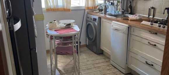 Apartamento de 3 dormitorios en Móstoles, Spain No. 156124 2