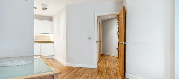 1 bedroom Apartment in London, United Kingdom No. 7782 22
