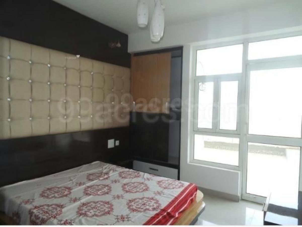 4 bedrooms House in Ghaziabad, India No. 4886