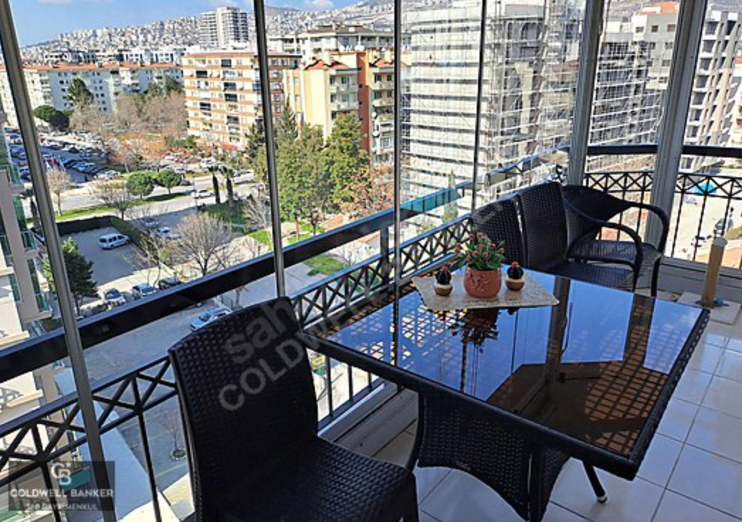 Wohnung 4+1 in Izmir, Turkey, Nr. 40863