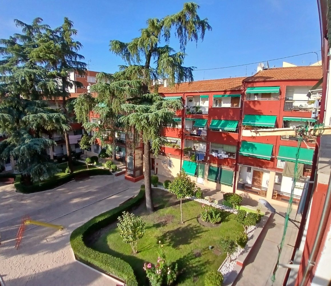 2 bedrooms Apartment in Madrid, Spain No. 254456