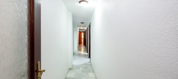 4 bedrooms Apartment in Granada, Spain No. 108833 14