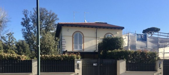 5 rooms Villa in Forte dei Marmi, Italy No. 69381 2