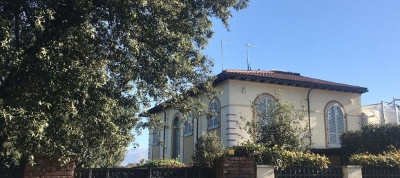 5 rooms Villa in Forte dei Marmi, Italy No. 69381 4