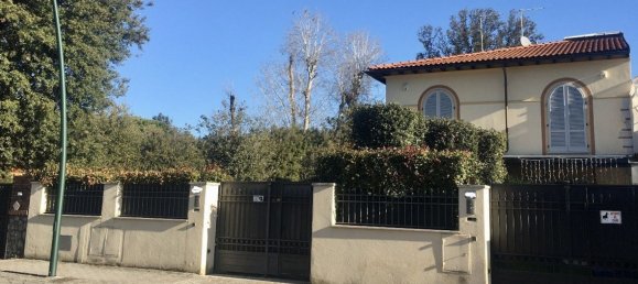 5 rooms Villa in Forte dei Marmi, Italy No. 69381 9