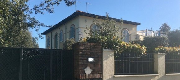 5 rooms Villa in Forte dei Marmi, Italy No. 69381 12