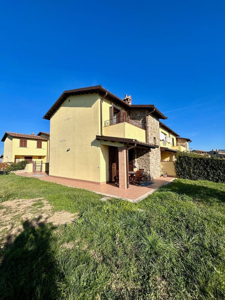 5 bedrooms House in Todi, Italy No. 358126