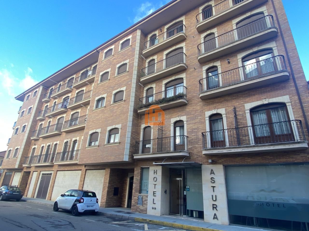 Imóvel comercial em Valencia de Don Juan, Spain 616 m² N.º 27453