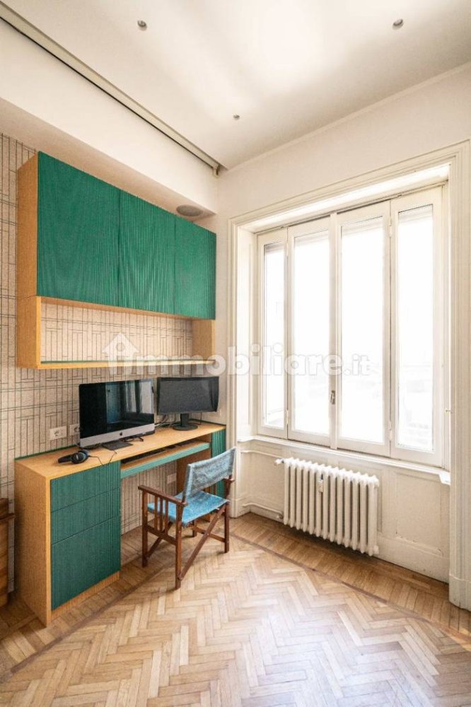 2 rooms Office in Milan, Italy No. 288981