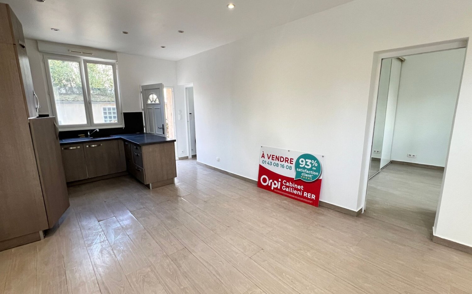 2 chambres Appartement à Neuilly-Plaisance, France No. 173891