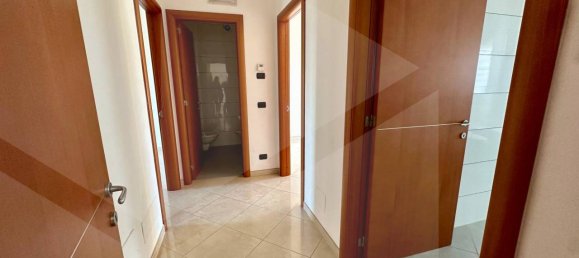 3-salle Appartement à Capurso, Italy No. 28902 4