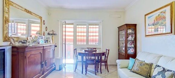 Apartamento de 3 habitaciónes en Rome, Italy No. 201376 2