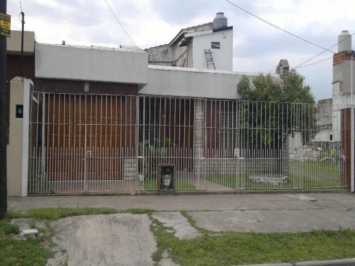 3 bedrooms House in Avellaneda, Argentina No. 61456