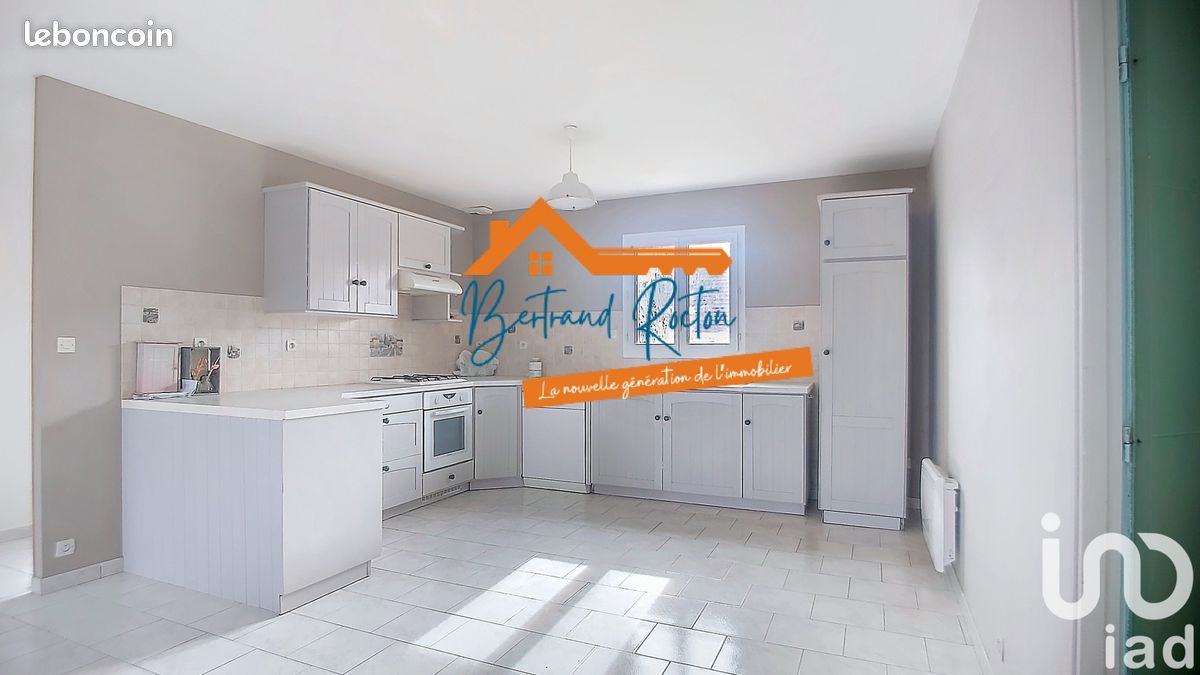 3 chambres Maison à Dhuizon, France No. 231193