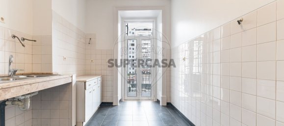 6 bedrooms Apartment in Lisbon, Portugal No. 241277 24