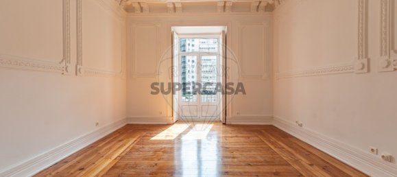 6 bedrooms Apartment in Lisbon, Portugal No. 241277 3