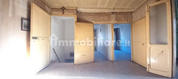 2 bedrooms Apartment in Valentano, Italy No. 174950 3