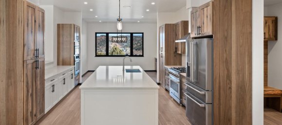 Коммерческая недвижимость с 5 спальнями в Гленвуд Спрингс, США № 279 22