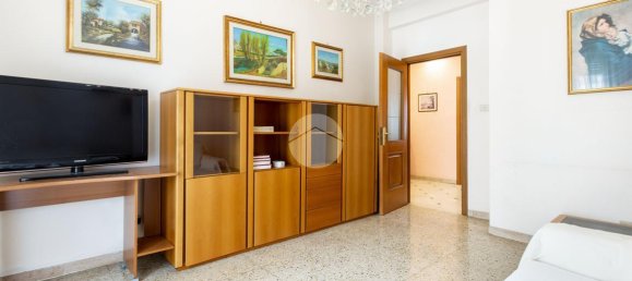 Studio à Rome, Italy No. 9243 5