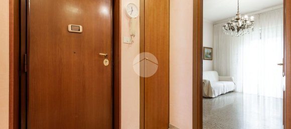 Studio à Rome, Italy No. 9243 7