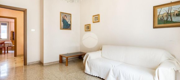 Studio à Rome, Italy No. 9243 3