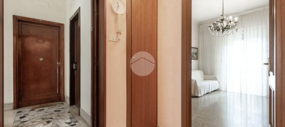 Studio à Rome, Italy No. 9243 8