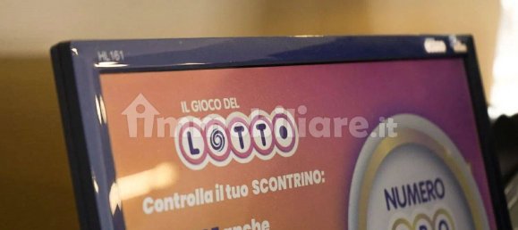 2 rooms Commercial property in Salerno, Italy No. 207521 10