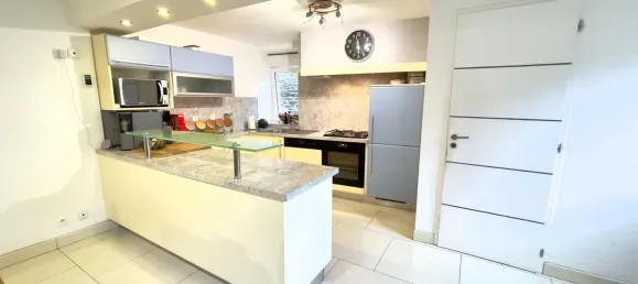 4 bedrooms House in Mayenne, France No. 346953 5