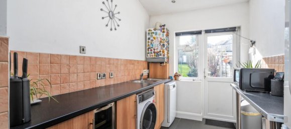 3 Schlafzimmer Gewerbliche Immobilie in Sutton, United Kingdom, Nr. 13460 5